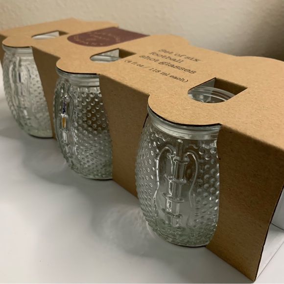 Football Shot Glasses - Set Of 6, Mini Mugs - New In Box - Picture 5 of 6